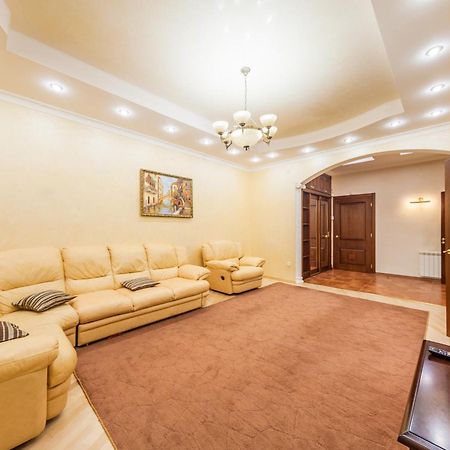 Apartment In The City Center Kiew Exterior foto