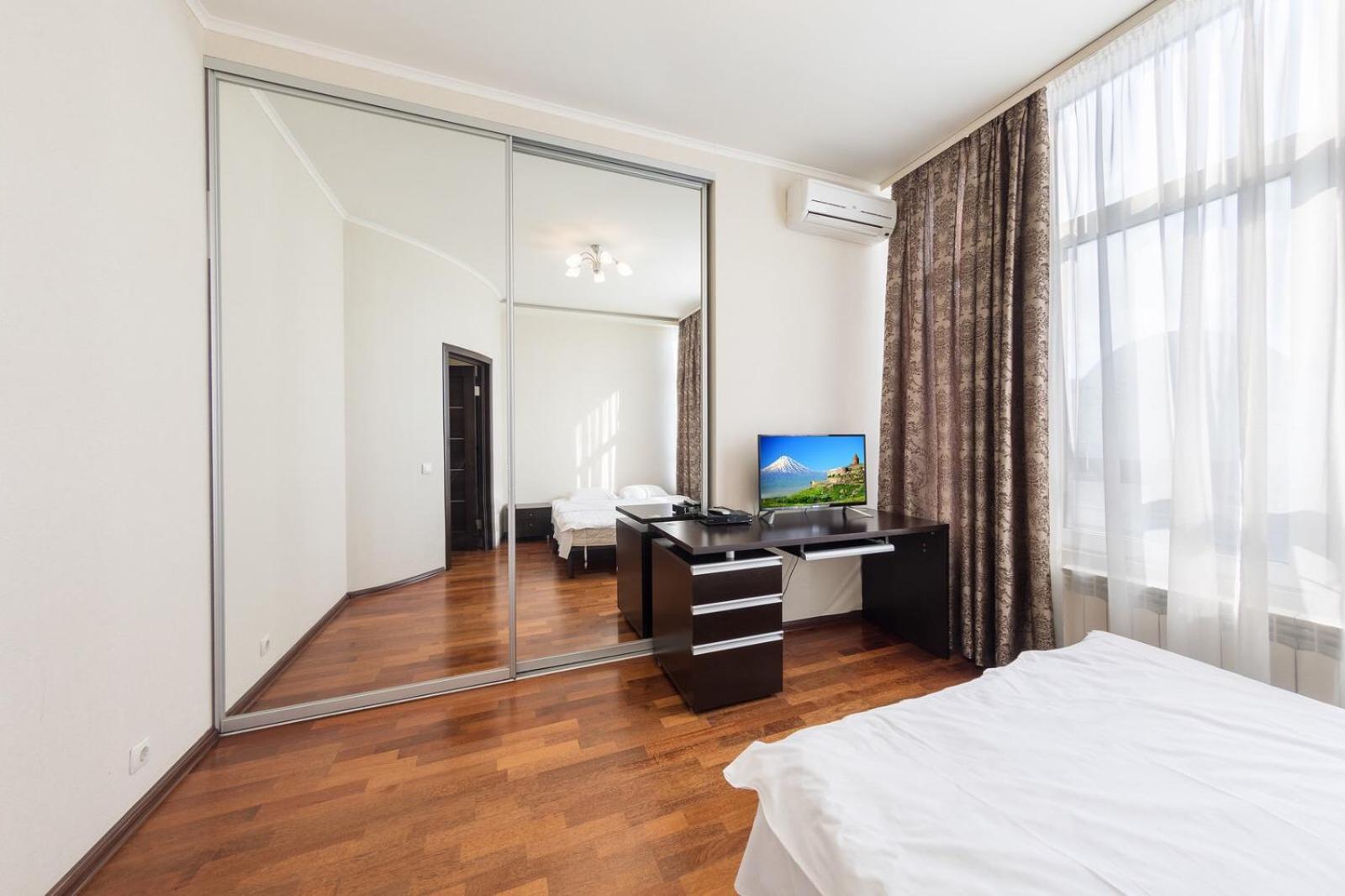 Apartment In The City Center Kiew Zimmer foto