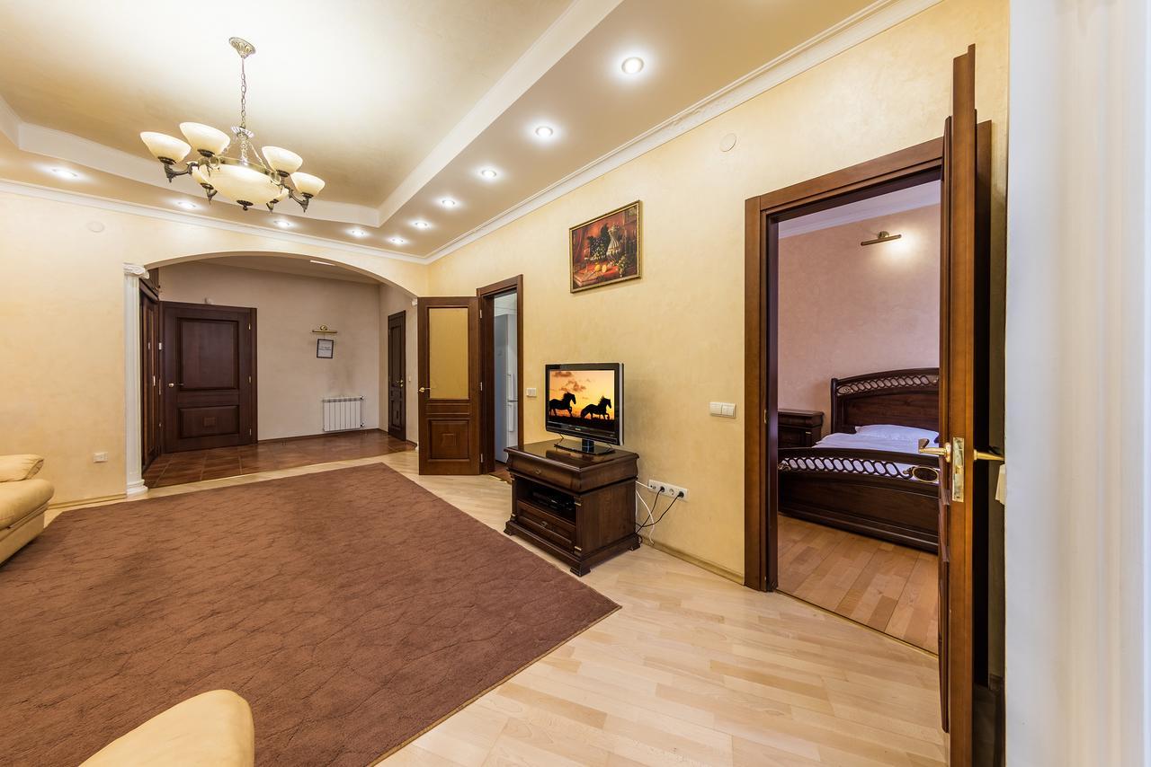 Apartment In The City Center Kiew Exterior foto